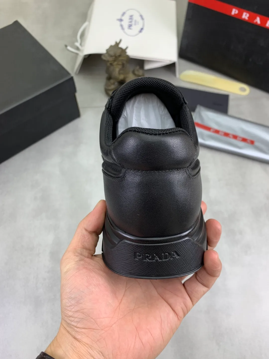 Men's men's shoes P600 💰[actual price] top quality, new popular models on the official website, timeless for a century, 🆘 The trendy brand (Prada) mainly promotes popular models, avant-garde and versatile fashionable men's shoes, privately molded, with cowhide splicing and 1:1 oil edge treatment... fashionable and simple, original imported cowhide with python skin, cowhide leather lining for feet; the atmosphere and personality are more fashionable, eye-catching and pursuing class. It will subvert the old idea and be a must-have for fashionistas who want to spend time with you! Must keep it! High-end comfortable and low-cost, high-end quality workmanship. Size: 38-45 4️⃣ colors available. full package